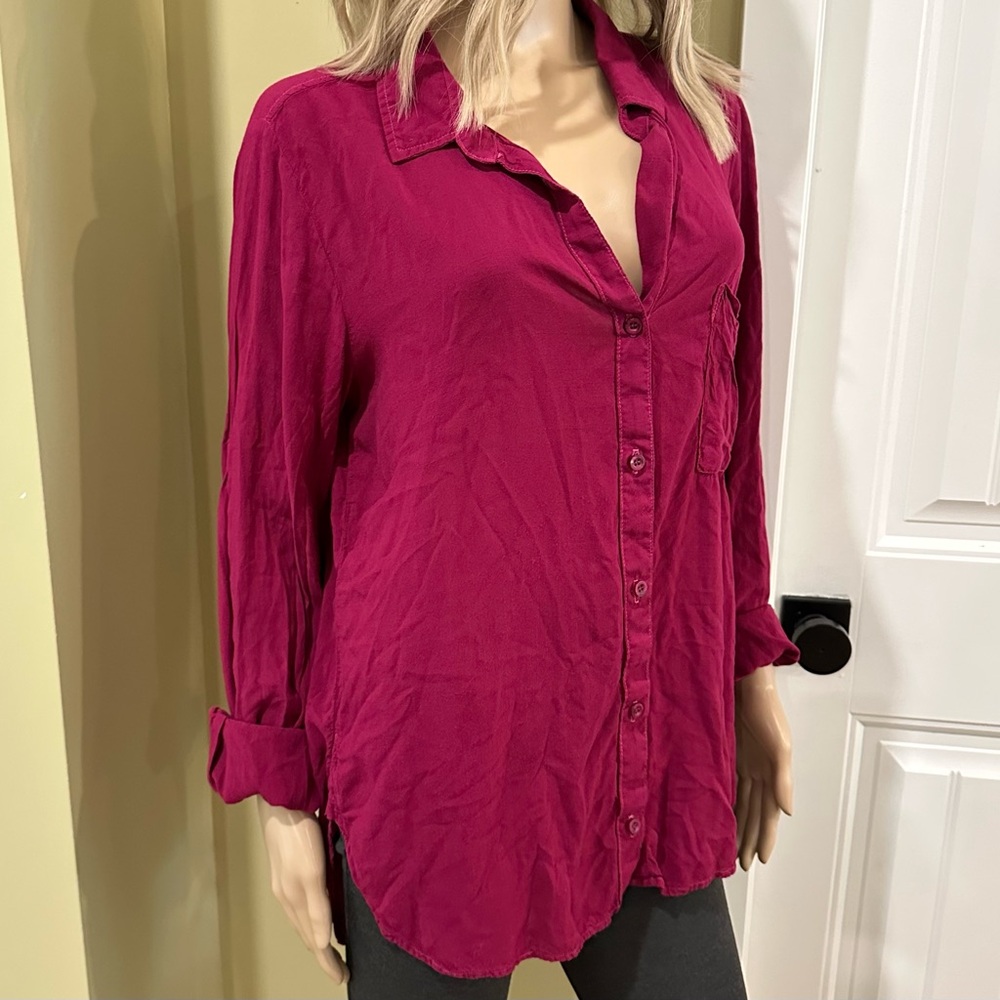 Bella Dahl Women's Fuschia Button-Up Shirt Large